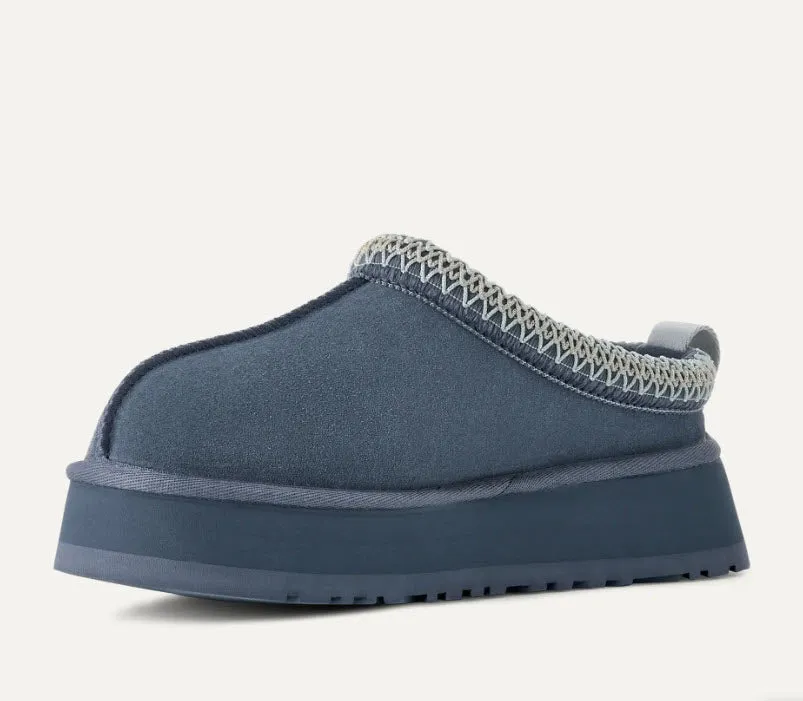 Tazz - The Ugg Platform Slipper in Desert Blue