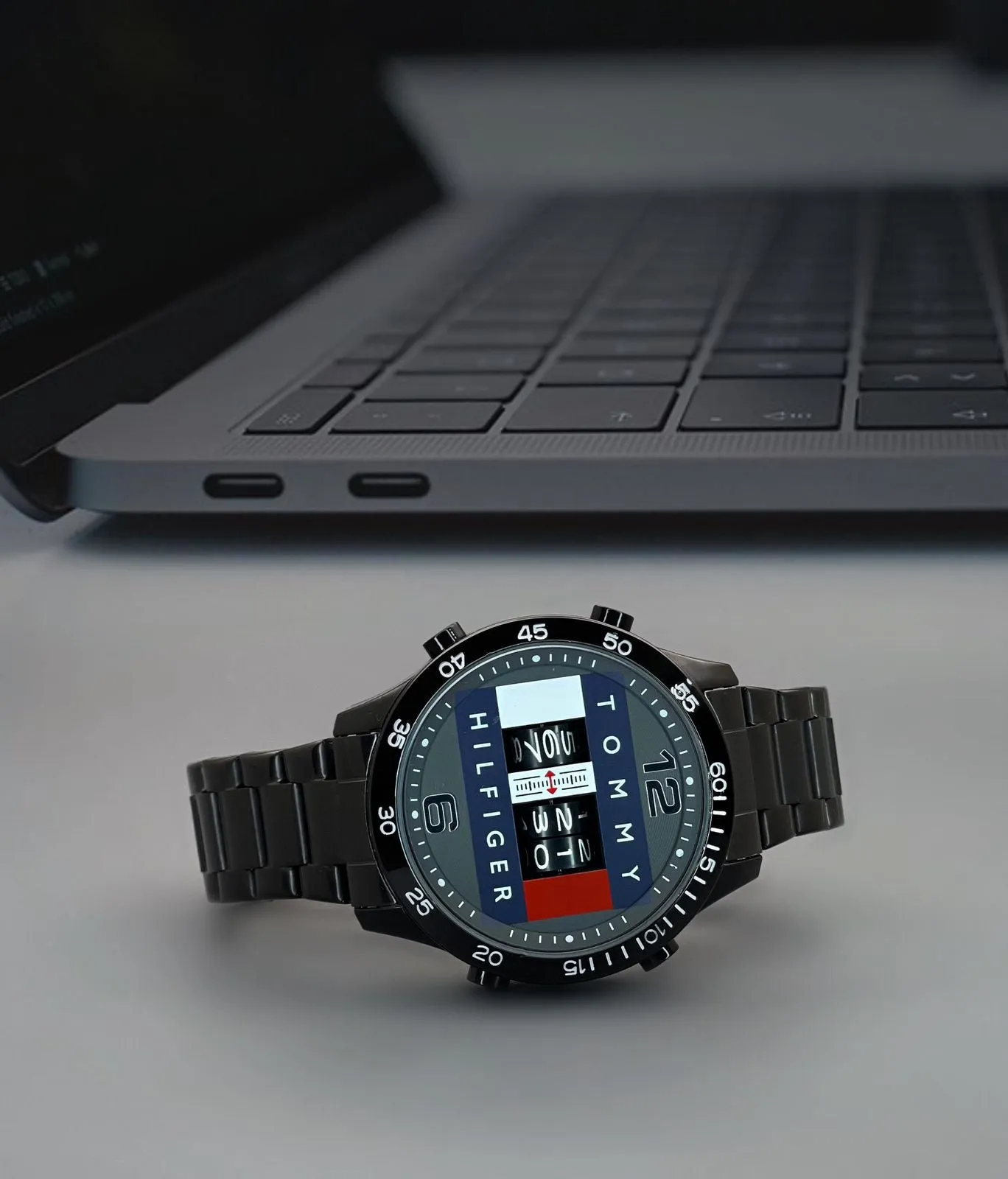 Tommy Hilfiger Drum roller watch with Metal Band*