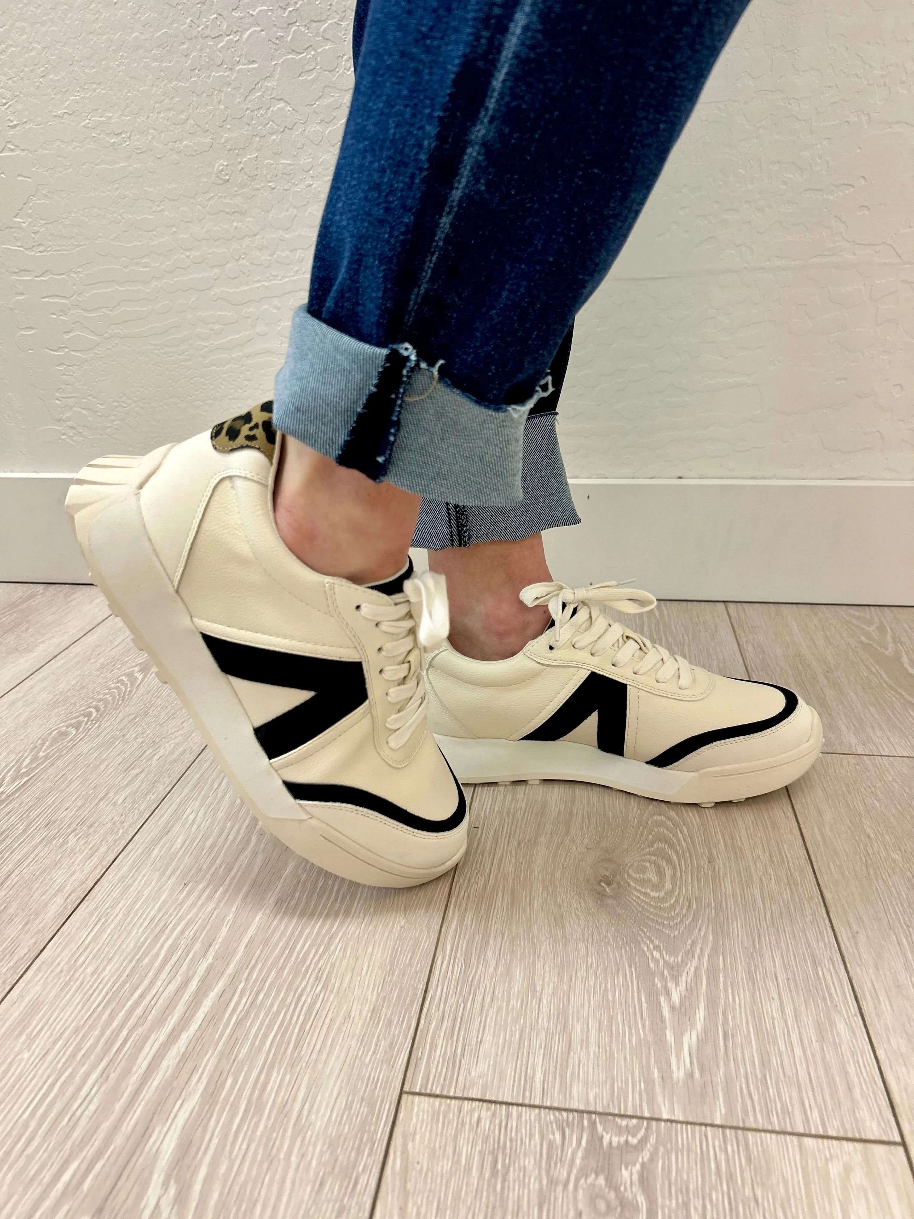Town White/Black Shoes