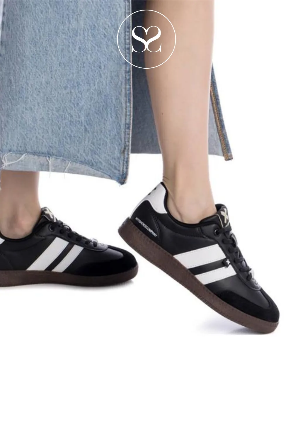 XTI 143485 BLACK & WHITE LOW PROFILE TRAINERS
